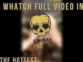 No Money For The Massage But This Curvy Redhead Pays With Her Wet Pussy