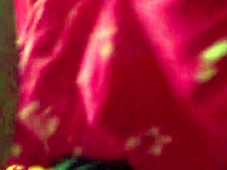 हॉट इंडियन स्टेपमॉम स्टेपसन से टाइट चूत चुदवाती रोज लेट आने पर