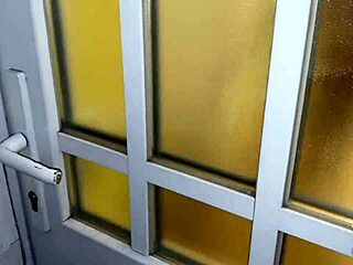 डैरेल ने फोटोशूट बाद सेक्सी ब्रूनेट किरा को जोरदार ठोका, वो बुरी तरह squirted