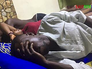 फैमिली बेड पर हसबैंड ब्रदर संग ग्रुप थ्रीसम चुदाई