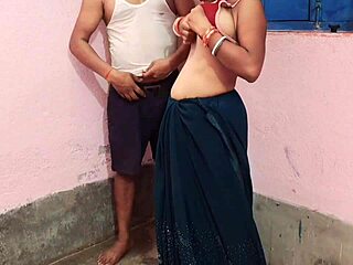 हॉट इंडियन स्टेपमॉम स्टेपसन से टाइट चूत चुदवाती रोज लेट आने पर