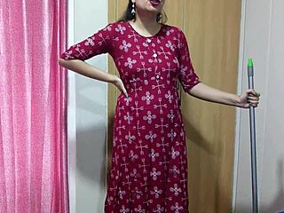 देसी साली जीजा की हैण्डकॉम सेक्स से झड़ी कमरे में डर्टी टॉक हिंदी सिडक्शन