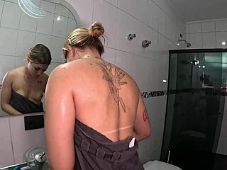 गाबिली कास्ट्रो मैन्शन में बिन्हो टेड संग बेयरबैक शावर चुदाई का हिंट