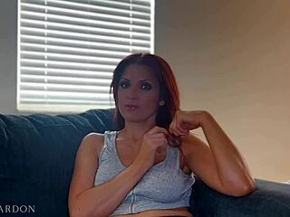 एलिस लंदन को BBC डॉगी में गहरा घुसेड़ा फिर फेशियल कम मुंह में ब्रिटिश लैटिना बॉडी