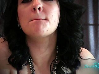 Smoking red pillow lips on experienced black brunette housewife milf with lipstick fetish.