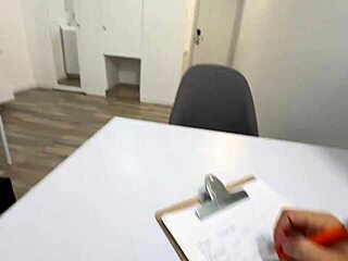 Medico Pervertido Se Calienta Con Su Paciente Que Lo Visita Porque Quiere Unas Tetas Mas Grandes