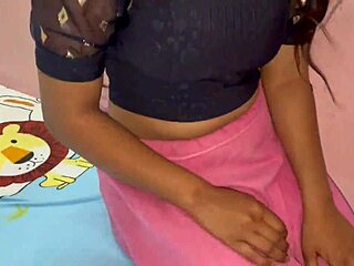 भाभी ने किचन कॉल पर प्यासी चूत बुझाई डोमिनेशन कर्ली पैंटी स्निफ