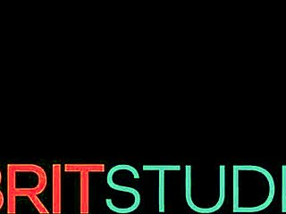 इस ब्रिटिश लड़की को मेरा बड़ा काला लंड से इंटररेशियल ब्लोजॉब और हैंडजॉब देता हूं