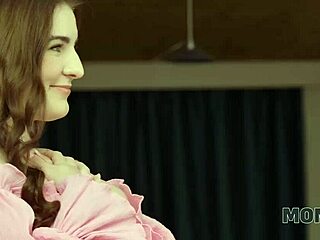 ब्लोंड कुगार चेक मॉमी की शेव्ड चूत पर हैंडजॉब सेडक्शन स्टेप फैमिली देखे