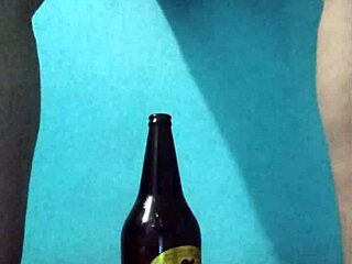 curvy latina fat blonde masturbates curly pussy with bottle juices flowing