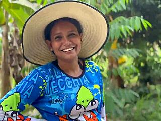 Innocent country girl fucked hard for chickens 😏🍑💦