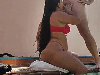 सौतेली आंटी के साथ रिलैक्स... उसकी मैच्योर चूत चाटोगे? 🔥😏