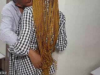 क्या रंडी ने गांड में लंड ठोकने की सच्ची भीख मांगी?