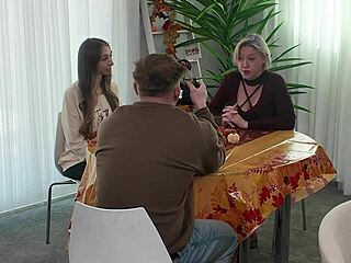 परफेक्ट बिग टिट्स वाली ब्लोंड ब्रिजी ब्रि स्टेपसन के साथ पीओवी चुदाई टैबू