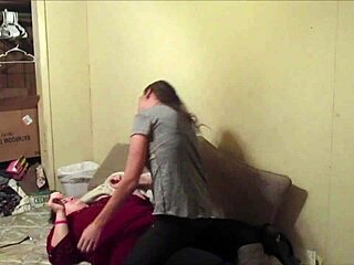 हॉट सेक्रेटरी दोस्त के साथ डीपथ्रोट चूसा फिर हर चूत में क्रीमपाई