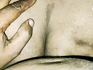 पड़ोसी मेरी हॉर्नी इंडियन देसी मम्मी को बड़े लंडों से पेलो अभी!