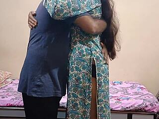 मिस्थिभाभी बूढ़े के क्रीमपाई घरेलू देसी चूत चुदाई में लेती