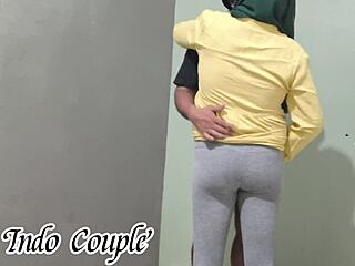 देसी मुस्लिम सौतेली बहन स्टैंडिंग सेक्स सिखाती है, मोटे लंड से जोरदार चुदाई