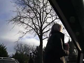 जर्मन 18+ ने फर्स्ट डेट पर धोखा दिया रिस्की कार डॉगी क्रीमपाई के लिए