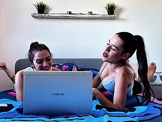 Briseida Myers & Malafalda munch sweet pussies 😋💦