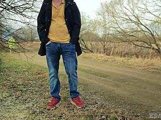 नो रिस्क एग्जीबिशनिस्ट स्ट्रेंजर पैंटीहोज फॉरेस्ट में डीपथ्रोट माल - एक्ससैनीएनी