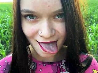 कॉर्नफील्ड में घबरा गई स्टेपब्रो के मोटे लंड ने सांत्वना दी