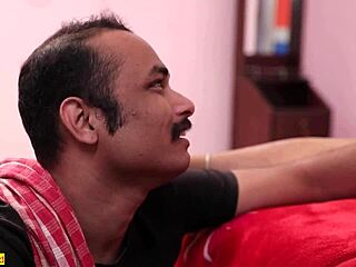 लॉन्ड्री बॉय पड़ोसी बीवी को हार्डकोर चोदता है