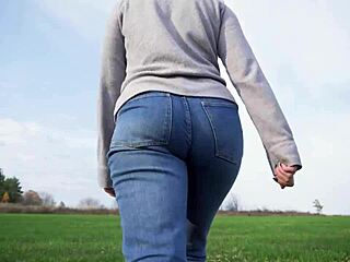 wanna worship this milf's phat ass in jeans?