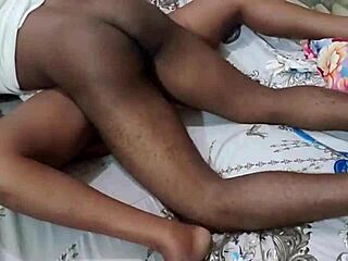 नशे में ebony गर्लफ्रेंड को लंड से जगाया फिर चौड़ी चूत चोदी