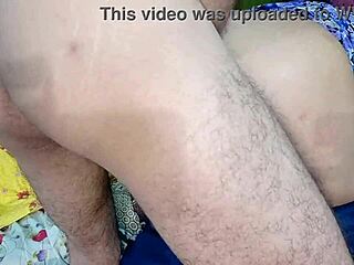 मुस्लिम इंडियन पड़ोसन बीवी की चूत चुदाई उंगली फिर फुल गांड फाड़ एनल