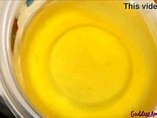 watch me collect my warm pee for your goddess worship 🥵🚽