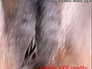 देसी सौतेली माँ गांड में एनल क्रीमपाई ले रही 😈 हिंदी डर्टी टॉक क्विकी 💦