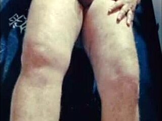 नॉटी बैड वुल्फ ने होममेड वॉयर सेक्स में मॉन्स्टर लंड फ्लैश किया