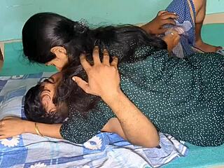 हे भाभी टॉयलेट में चुदाई करनी है?