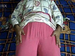 इंडियन स्टूडेंट टीचर से क्लास में गांड मरवाई