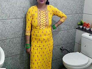 इंडियन सौतेली मां को सौतेले बेटे के लंड ने बाथरूम में जोरदार चोदा!