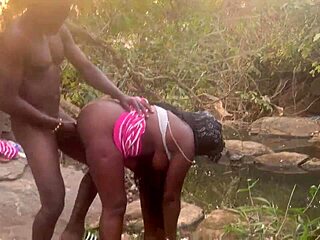 बड़े बूब्स वाली काली गांव वाली बेब को रanch पर स्ट्रिम ने झुकाकर रफ चोदा