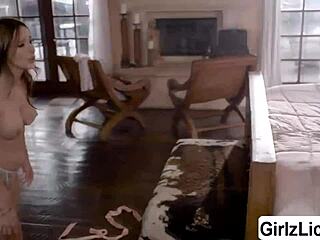 omg petite teen friends lick pussies in 69 scissoring tribbing frenzy 😍👅