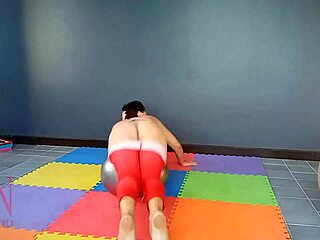 Hey nude yoga ballerina Regina Noir strips leotard for gym fuck