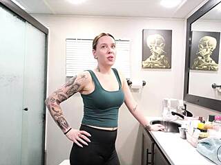 पत्नी अब कंटेंट बनाती है और बुल्स के विशाल लंड से मुझे कक कर रही